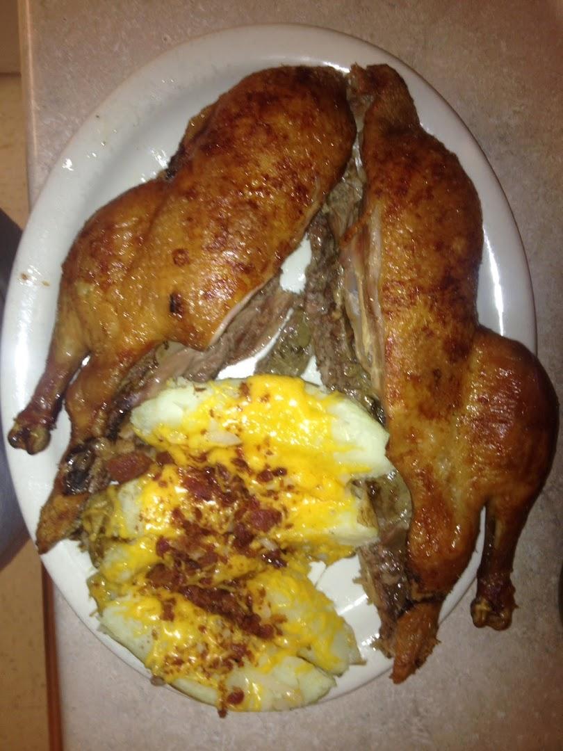 Little Vinny's Cafe & Lounge