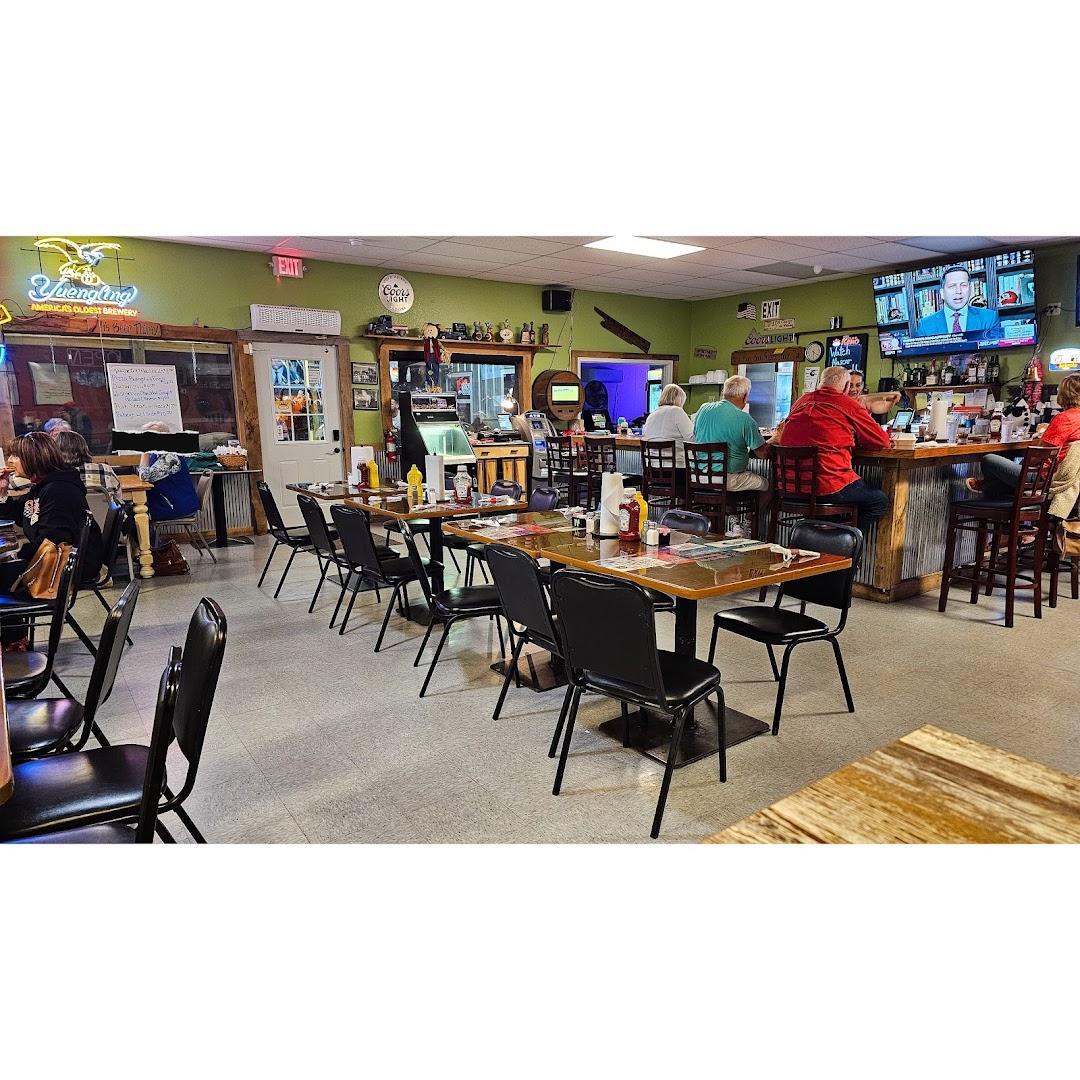 Little Vinny's Cafe & Lounge