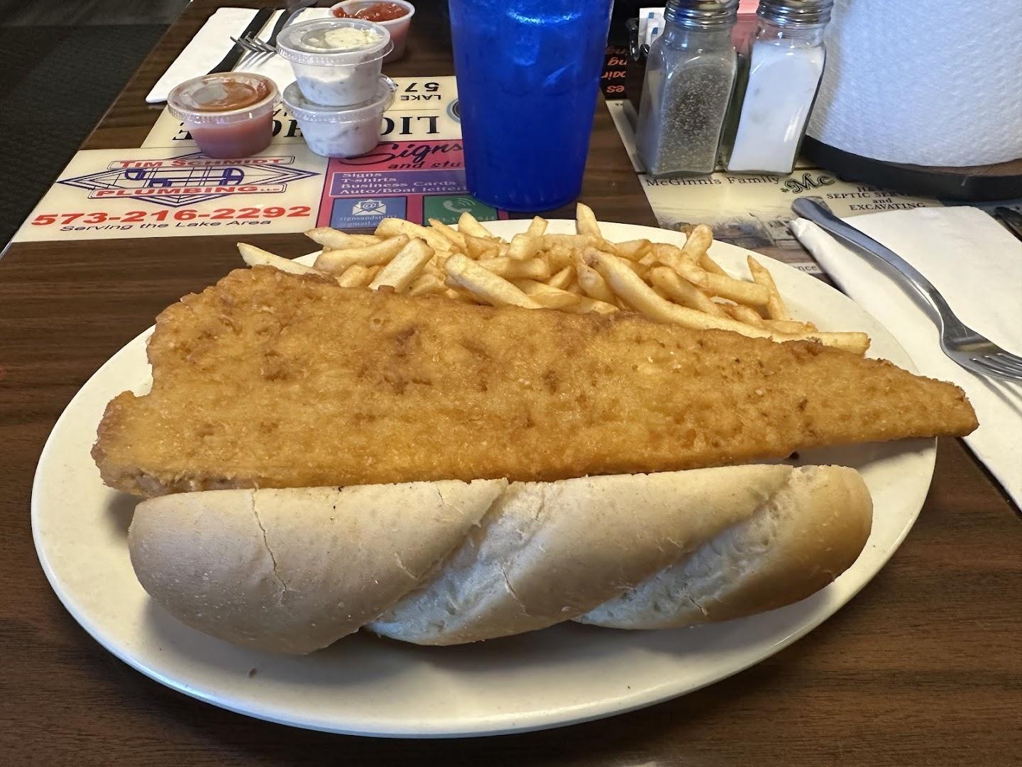 Little Vinny's Cafe & Lounge